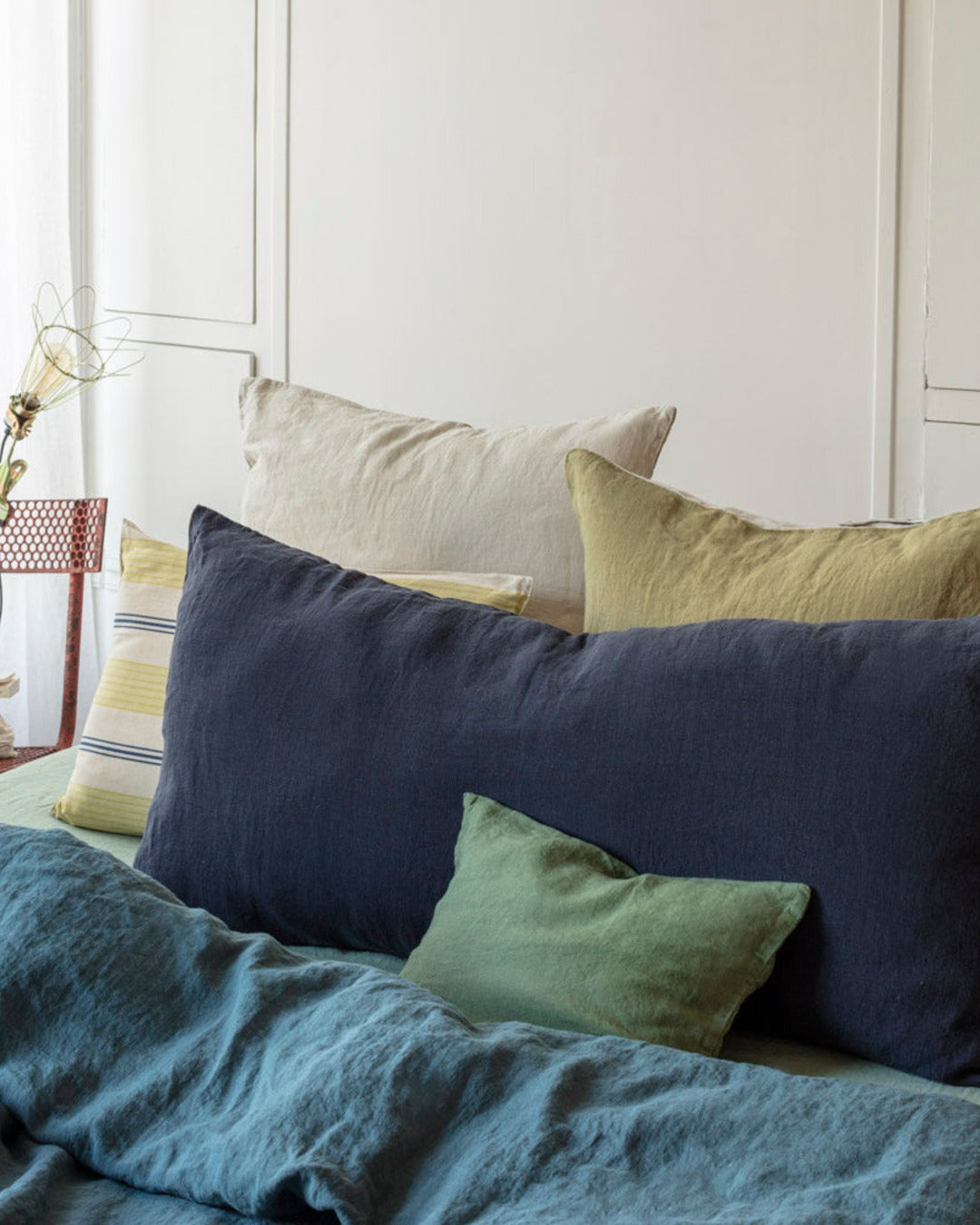 Merci - Rectangular cushion in washed linen - Ink Blue