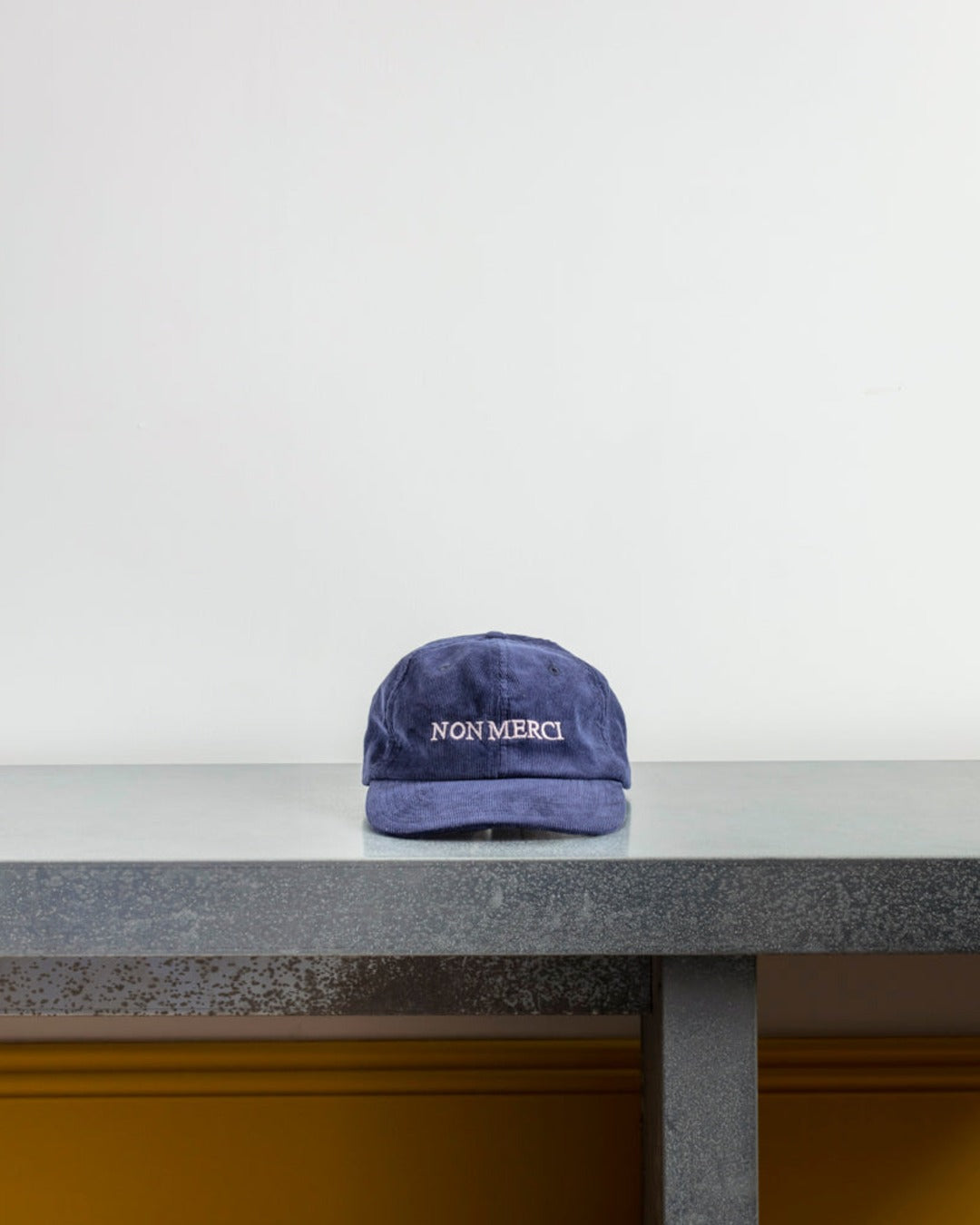 Merci - embroidered cap Non - Navy corduroy