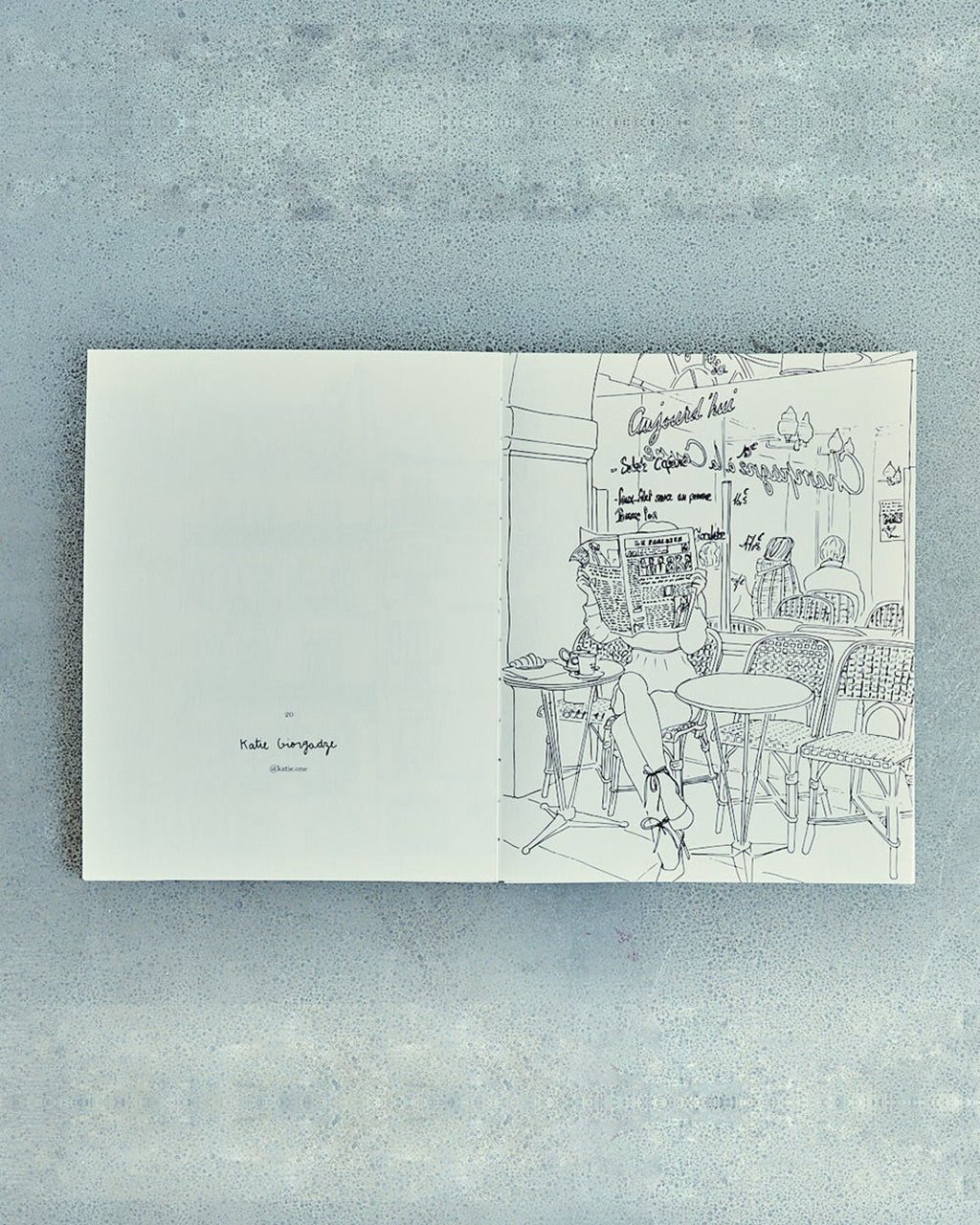 Hachette Editions - Book - Paris by Zoé de las Cases