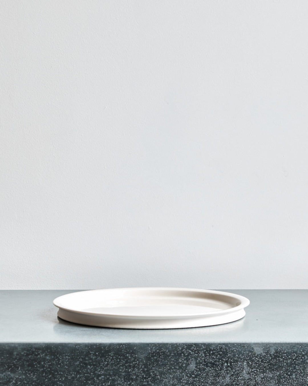 Serax x Kelly Wearstler - Alabaster dinner plate - Dune