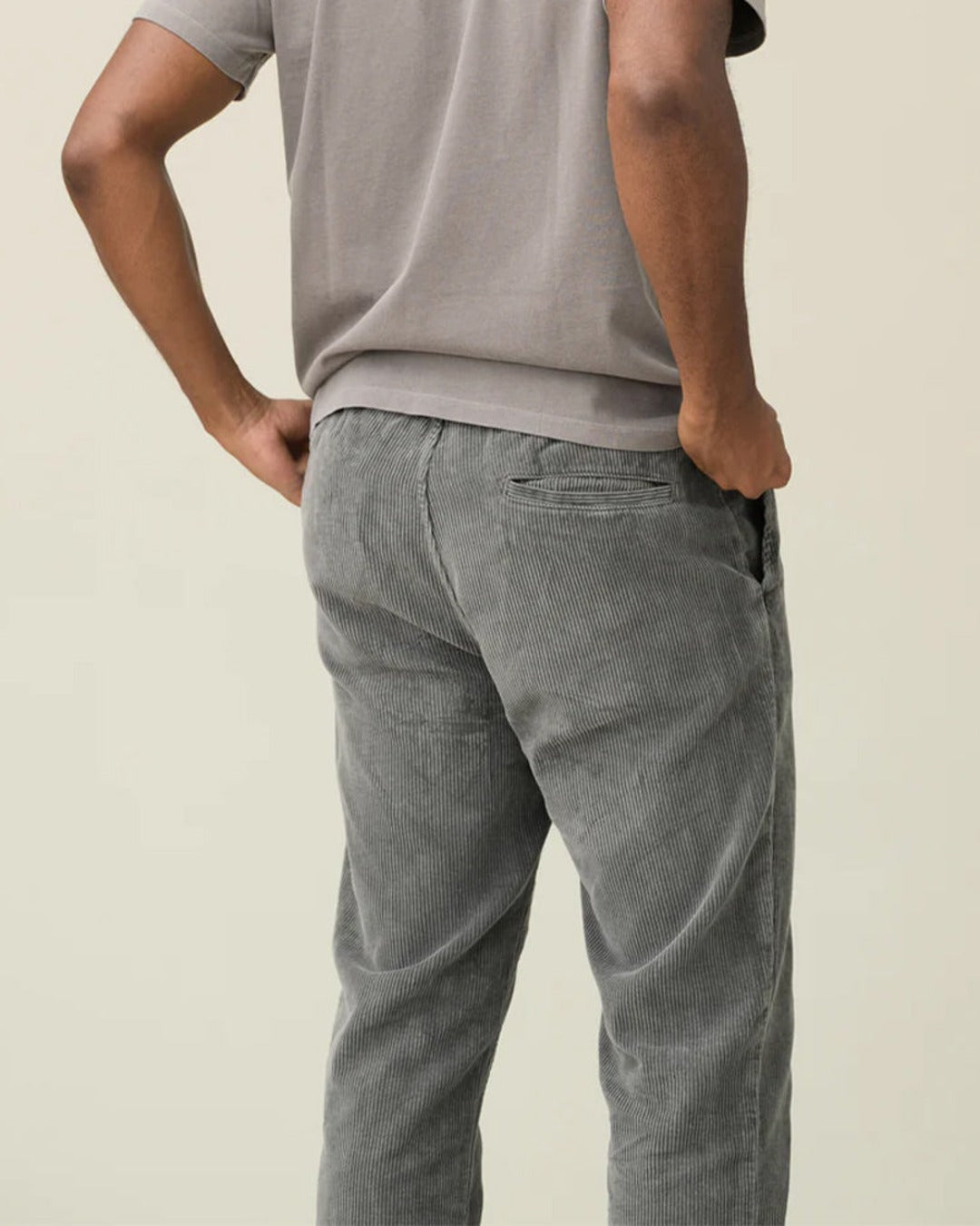 Save Khaki United - Chino en velours - Noir