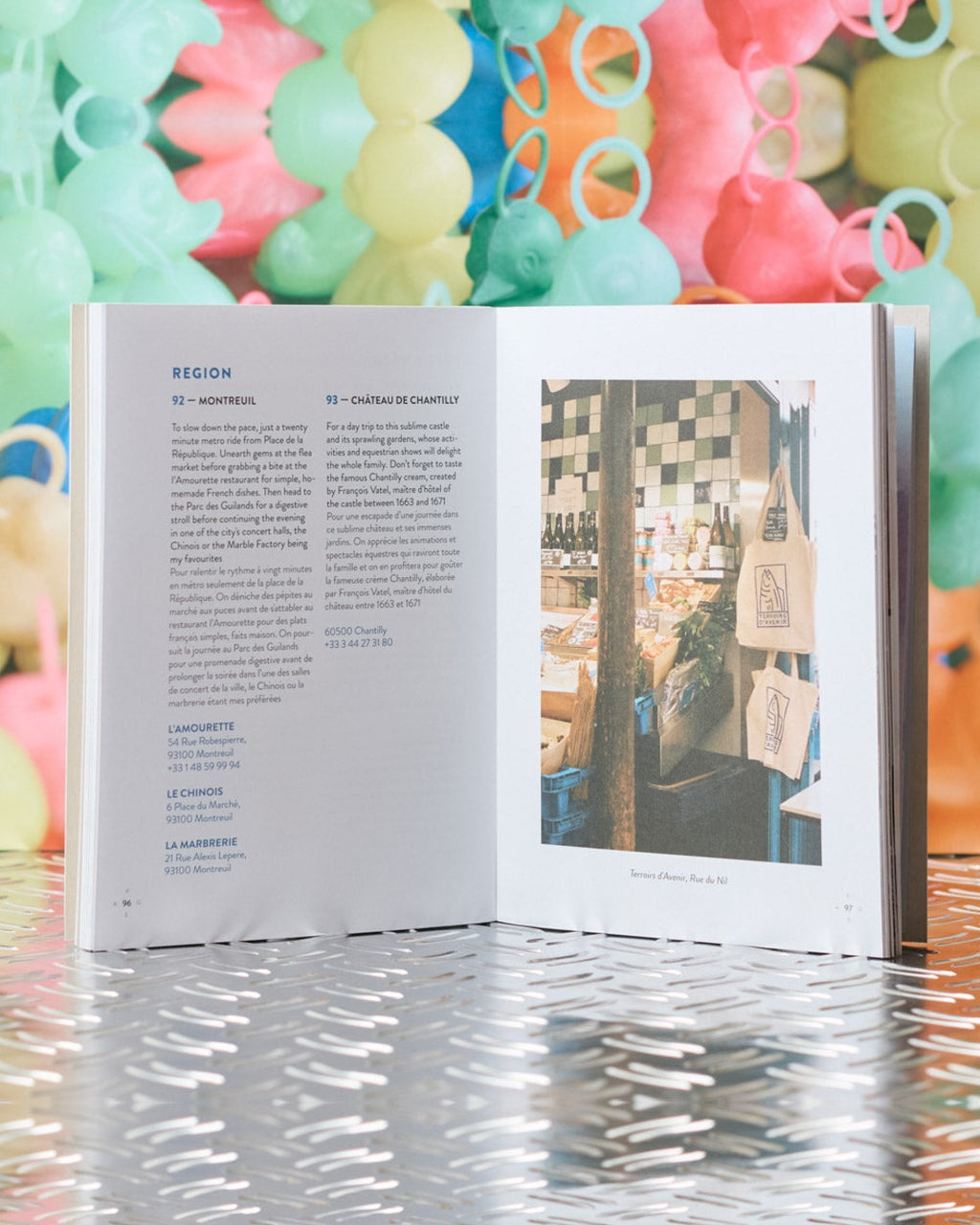 A Week Abroad - Livre Paris