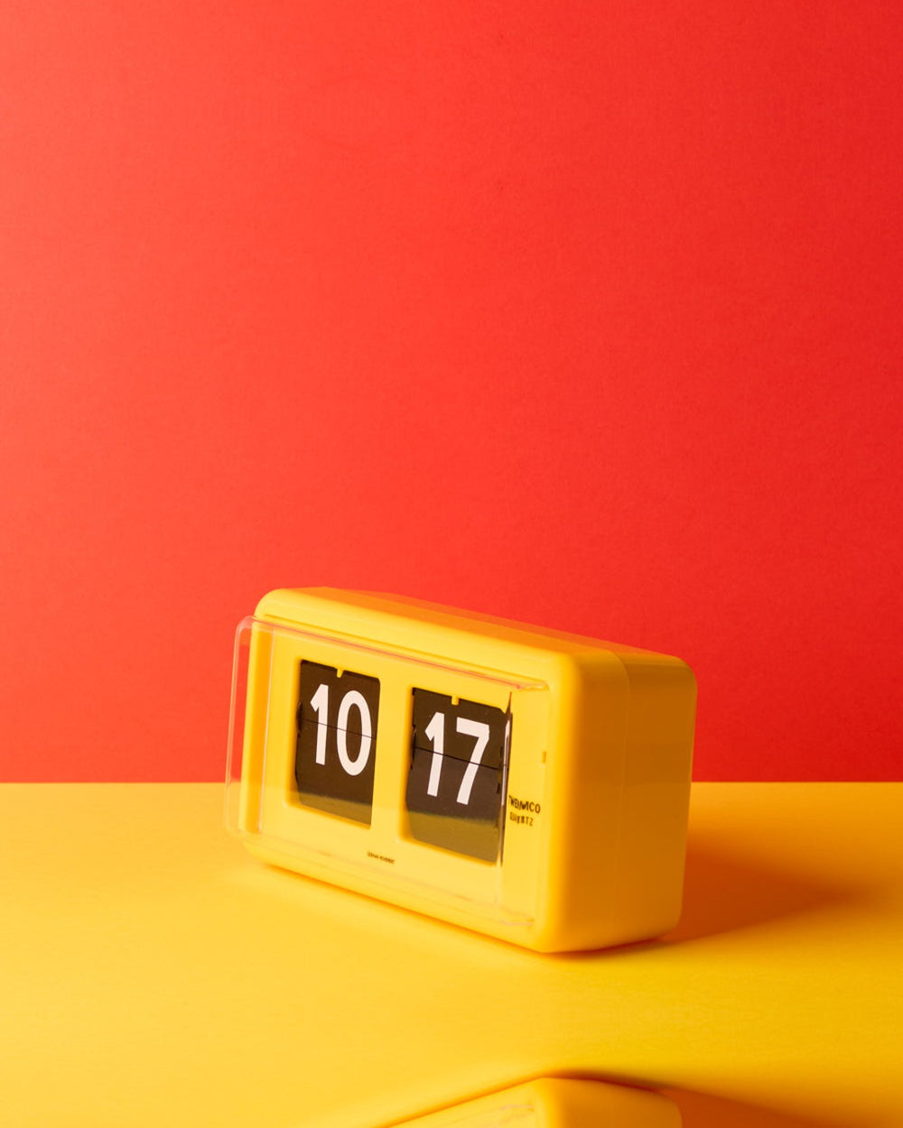 Twemco - Horloge QT 30 - Jaune – Merci Paris