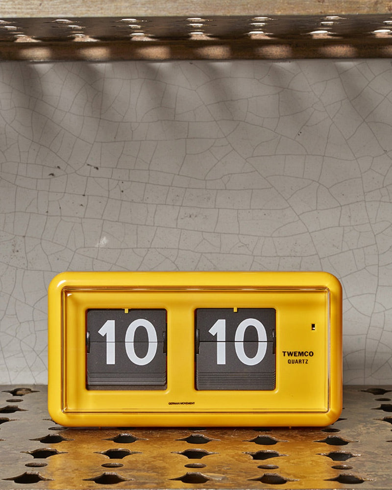 Twemco - Horloge QT 30 - Jaune – Merci Paris