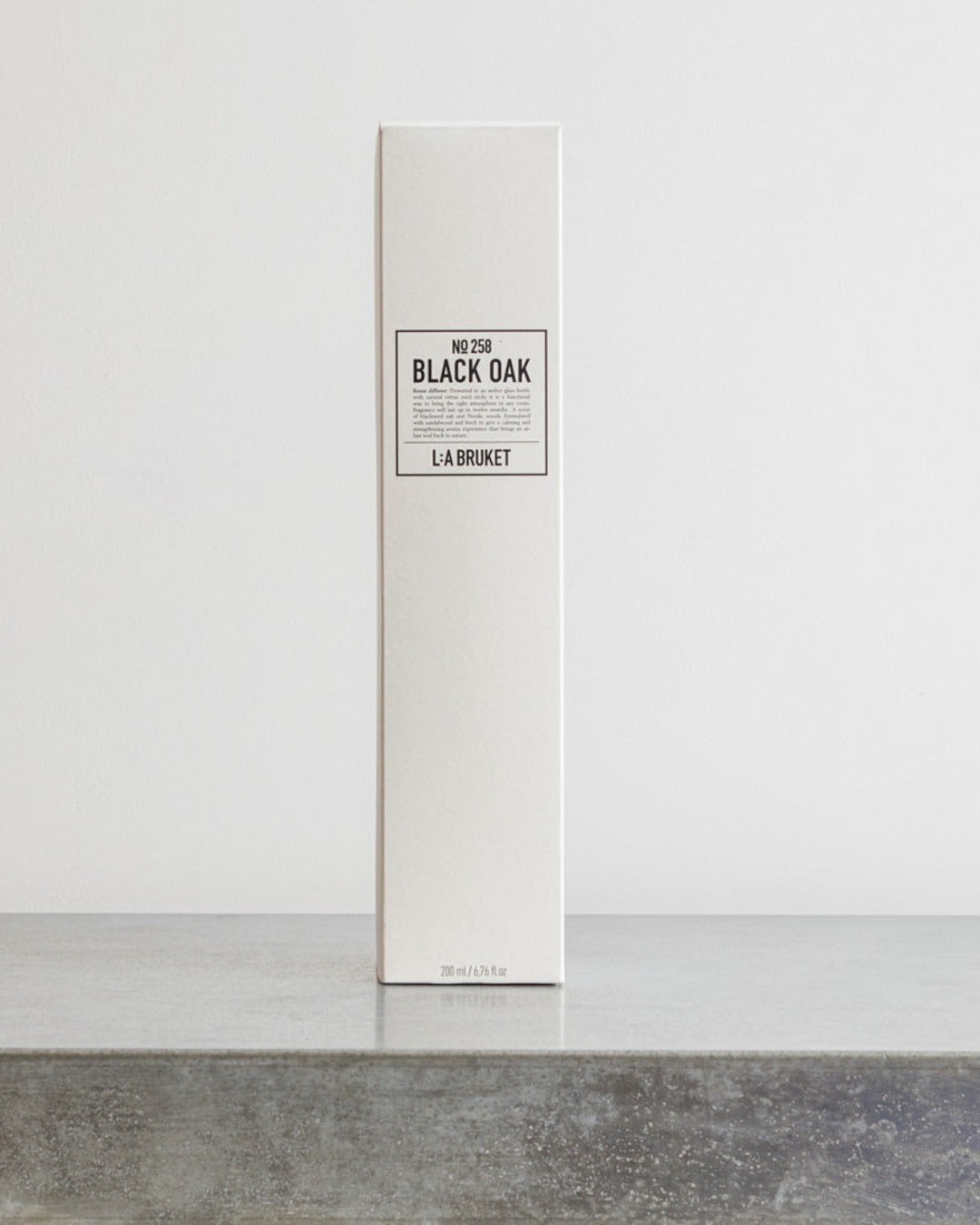 L:A Bruket - stick diffuser - N°258 Black oak