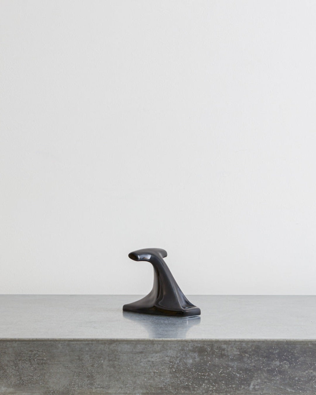 Merigous - Porcelain coat hook - Ebene