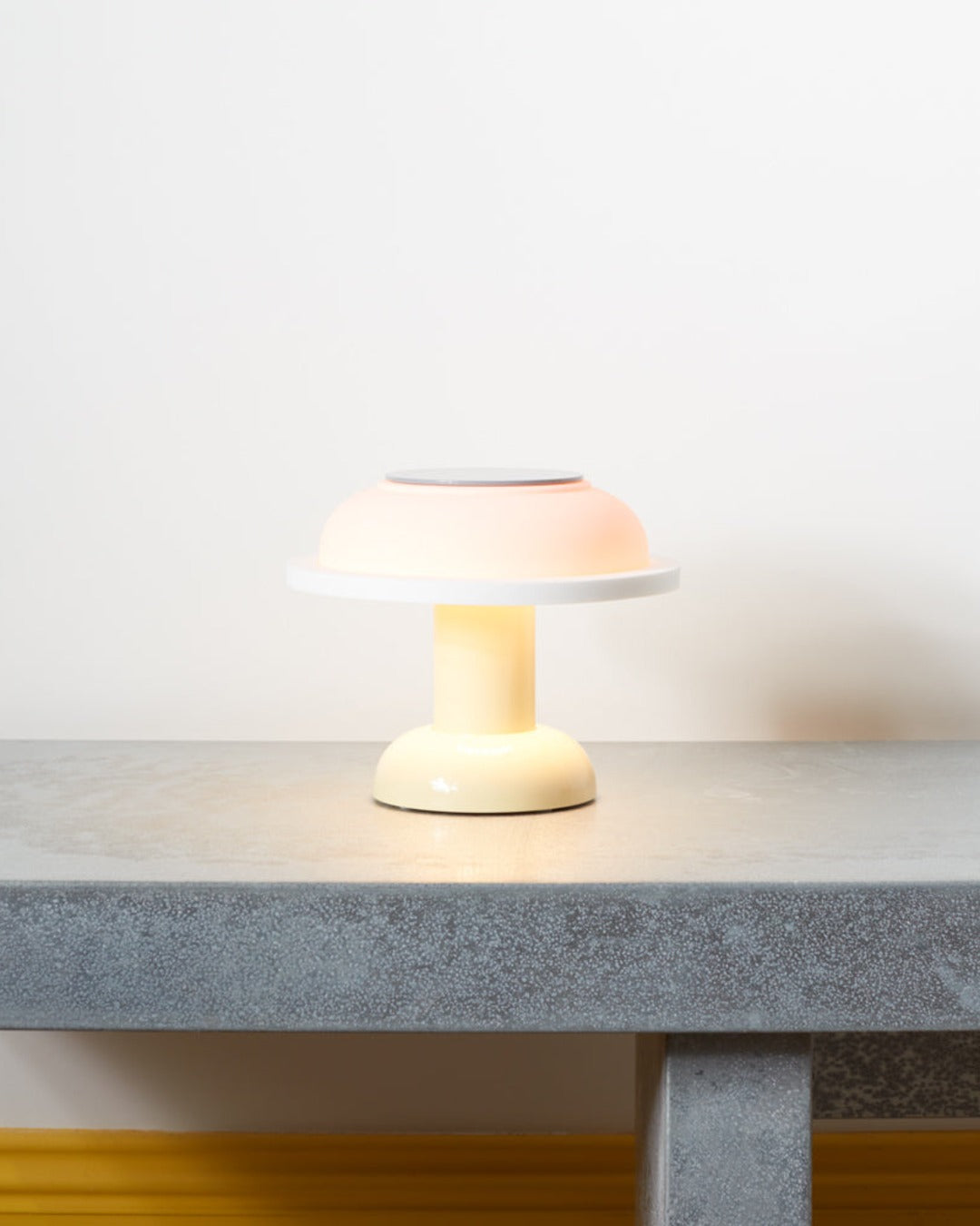 Sowden - Lampe Portable Pl4 - Rose Jaune