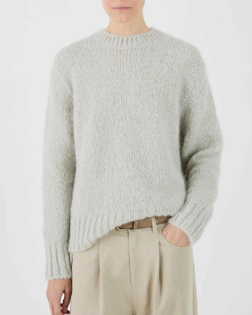 Pull Merci Paris Masscob Frida en maille duveteuse mohair et alpaga coloris écru avec col rond
