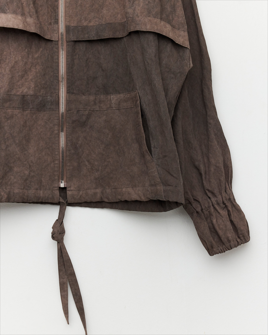 Veste zippée Merci Paris Colbo en coton et lin marron métallisé avec col montant, poches kangourou et ourlet ajustable