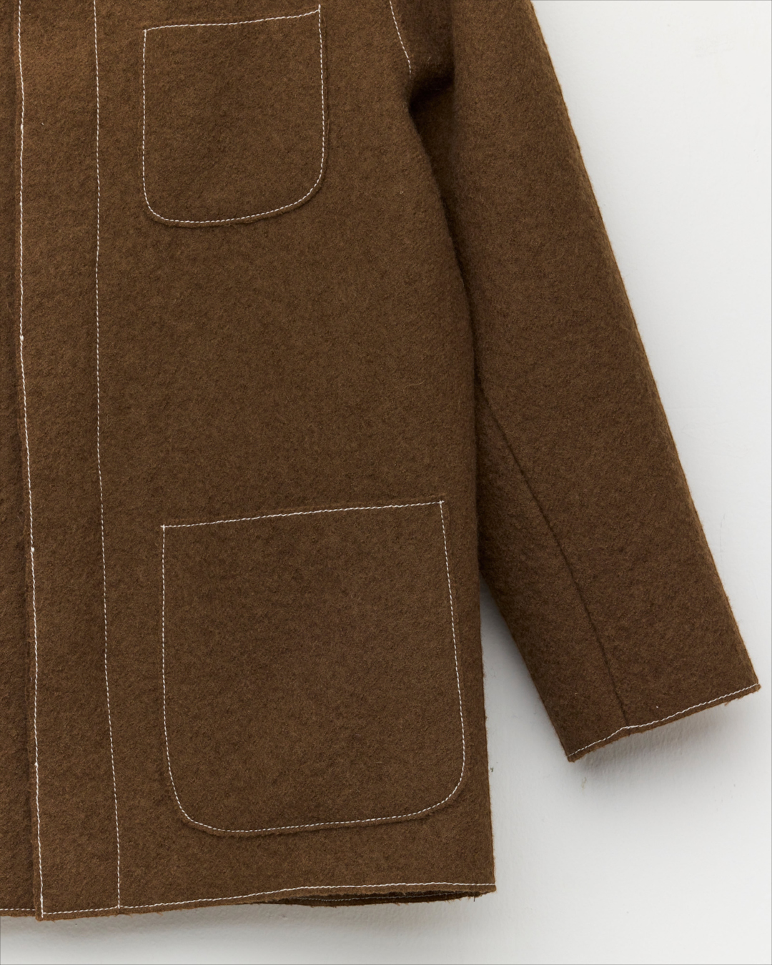 Veste tailleur Merci Paris Colbo en laine rouille avec poches plaquées et surpiqûres contrastantes blanches