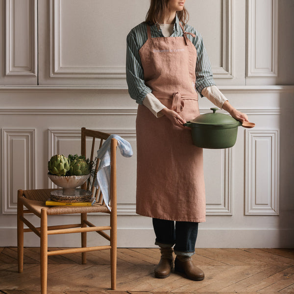 Merci x Our Place - Tablier en lin lavé - Rose Argile
