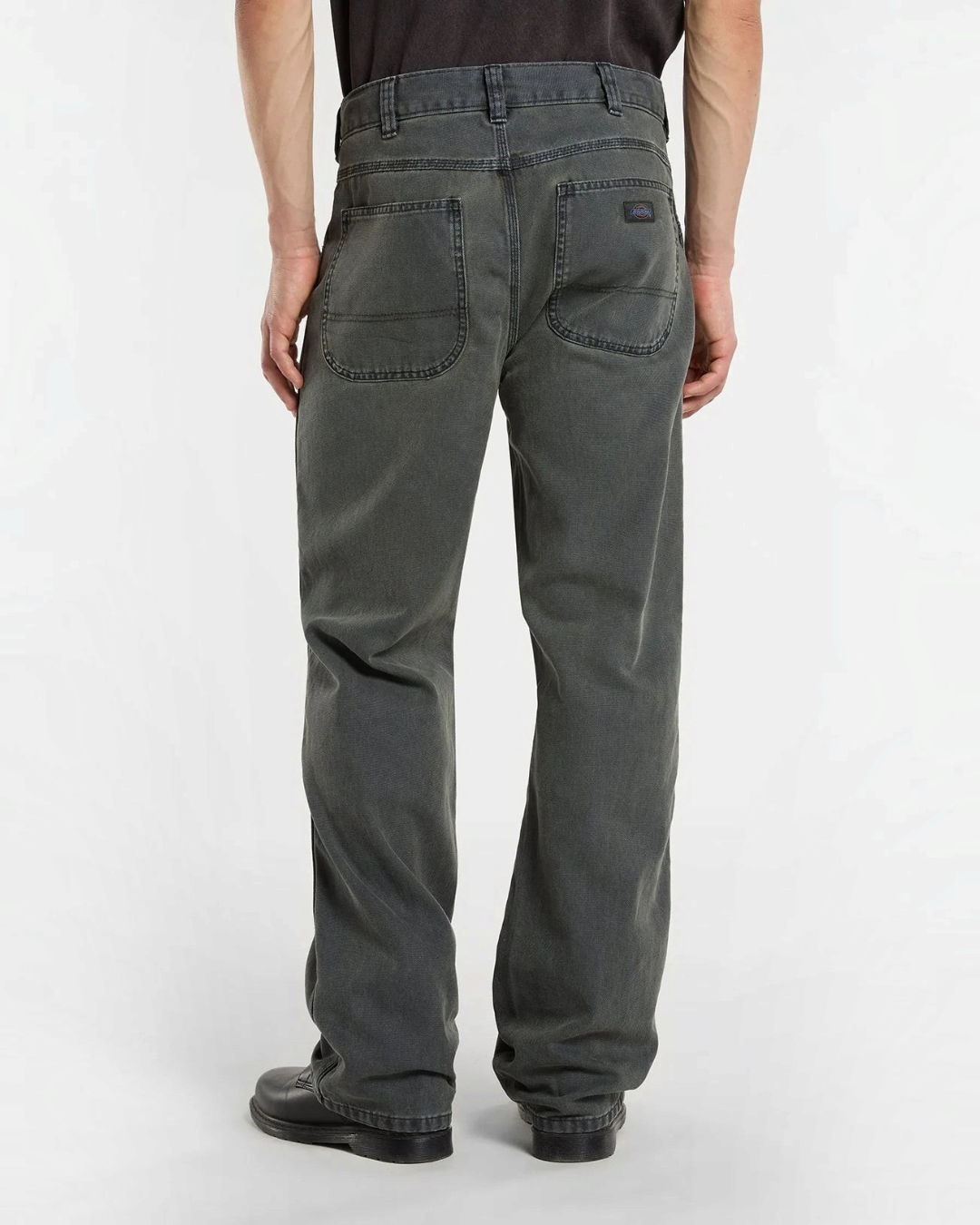Vue arrière du pantalon Houck vert Merci Paris Dickies en toile de coton avec poches plaquées et coupe décontractée