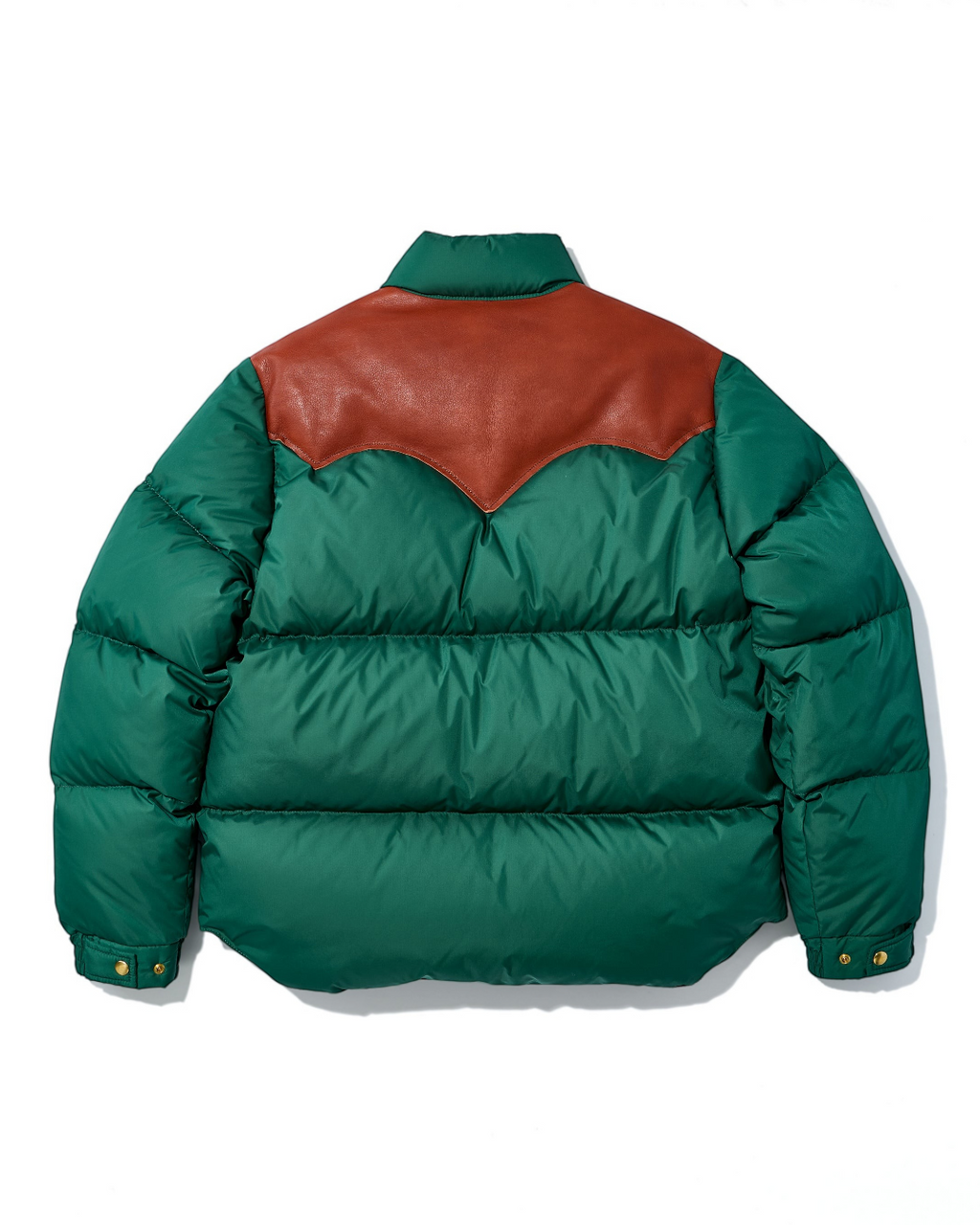 Vue arrière de la doudoune Merci Paris Rocky Mountain verte avec empiècement d'épaule en cuir marron style western