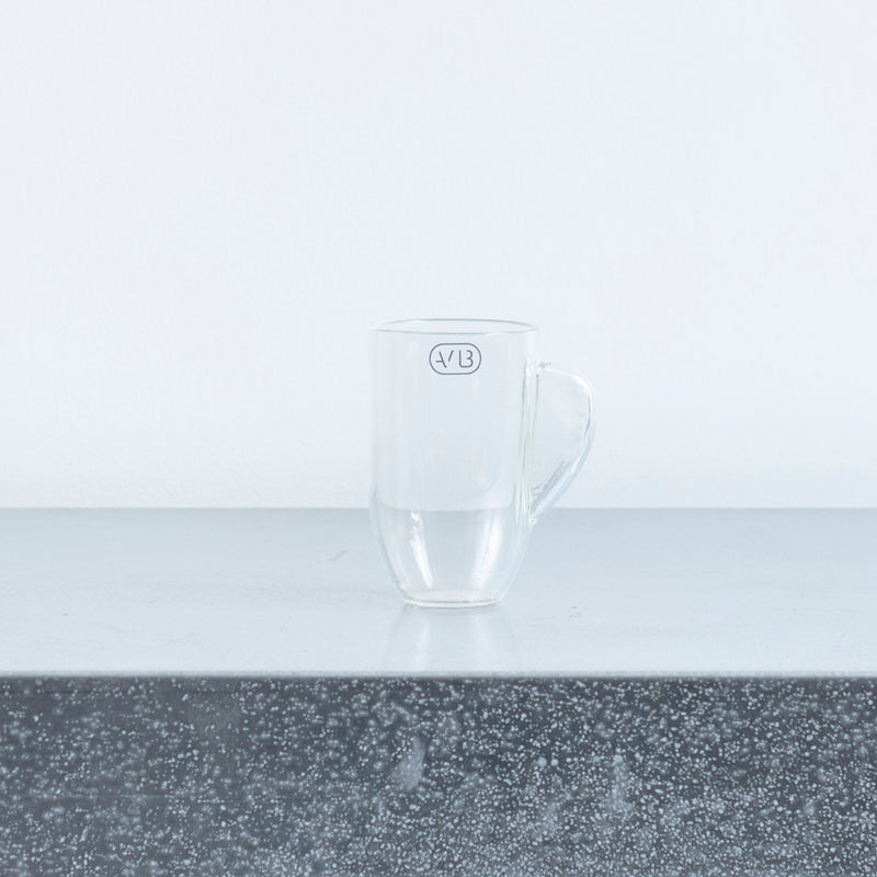 Petite tasse en verre à anse creuse - Transparent