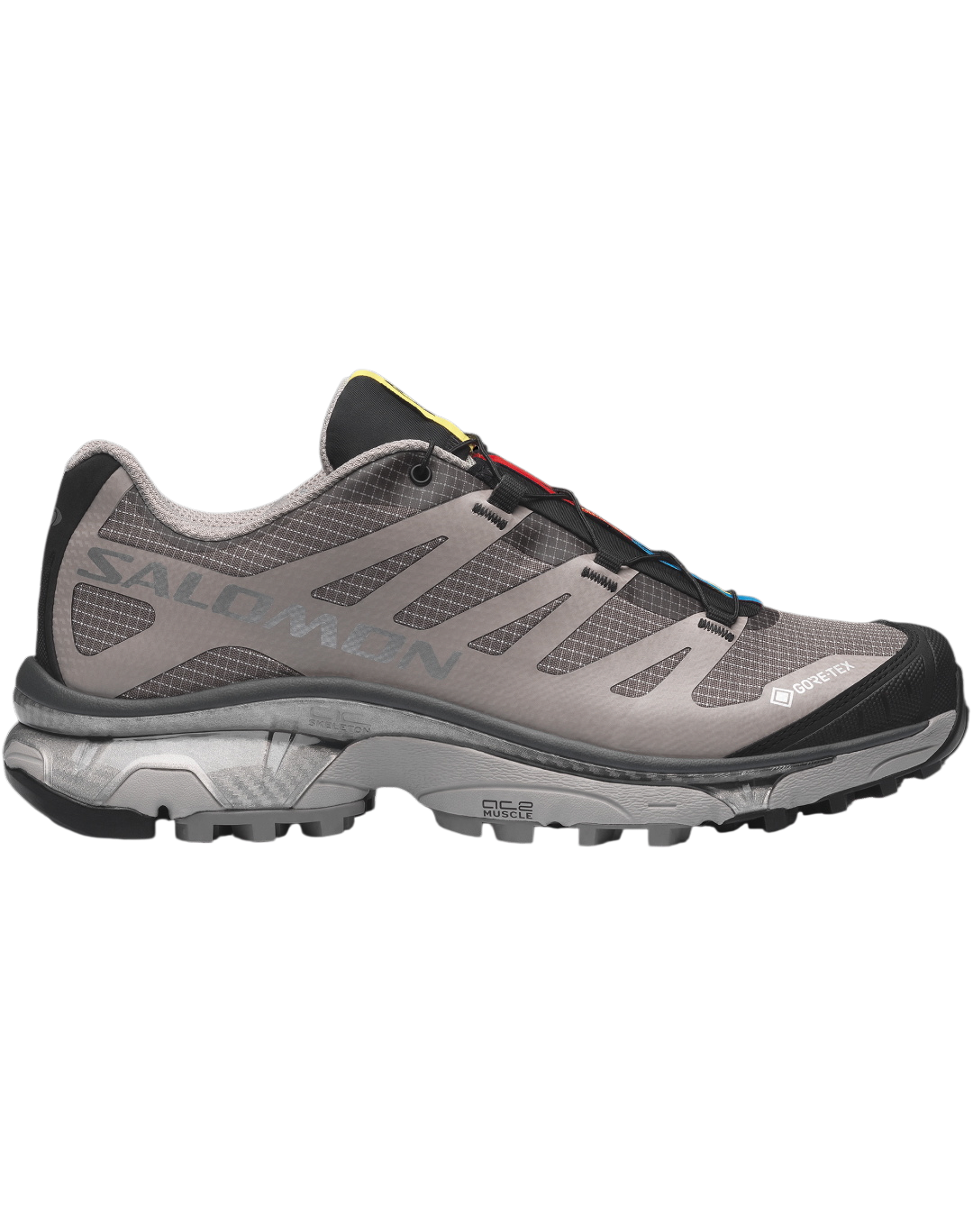 Baskets Salomon XT-4 OG GORE-TEX Merci Paris en gris argenté avec détails techniques et semelle crantée