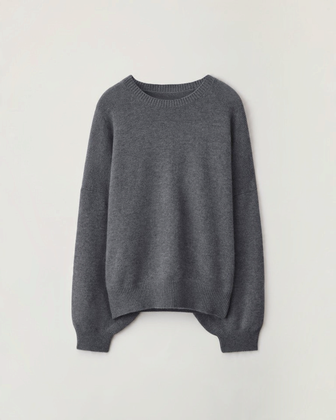 Pull Merci Paris Lisa Yang Veira en cachemire gris graphite avec encolure ronde et coupe décontractée