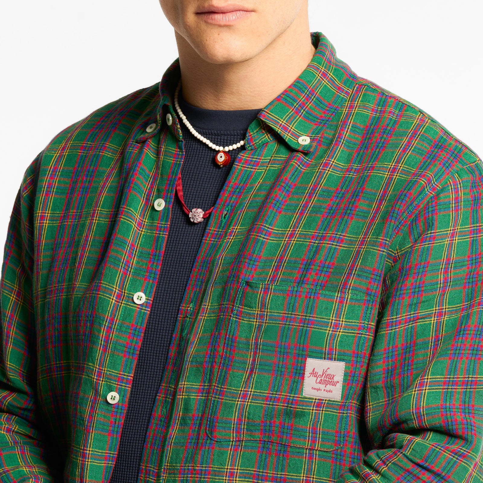 Chemise verte à imprimé fleuri et col contrasté | Essentiel Antwerp Chemise verte à imprimé fleuri et col contrasté | Essentiel Antwerp