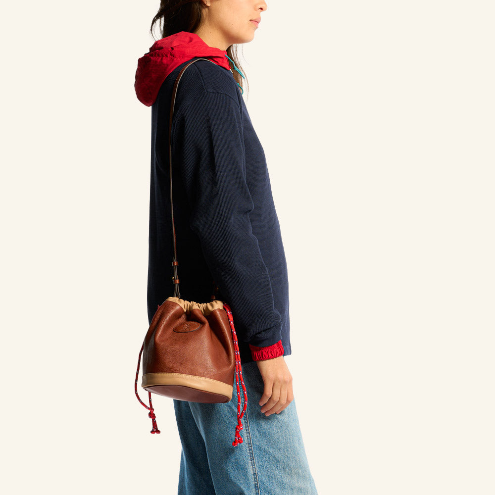Au Vieux Campeur - Congés Payés - Climber leather Bag - Camel & Beige