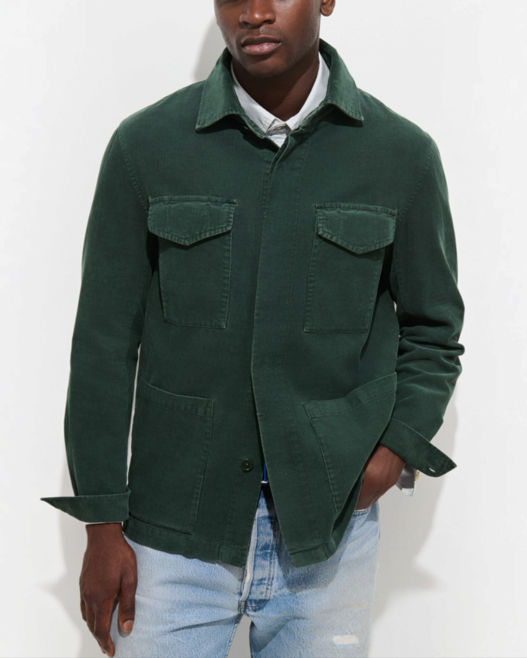 Veste de travail Merci Paris Alex Mill en velours côtelé de coton vert evergreen avec poches plaquées