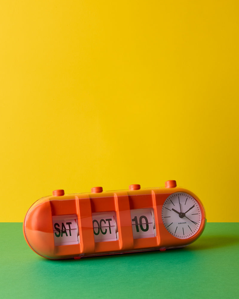 Karlsson - Réveil Rétro Tube Calendar Flip - Orange