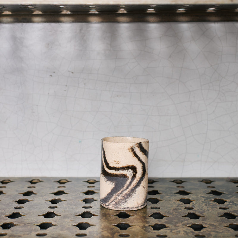 Gobelet en terre mêlée - Léa Baldassari