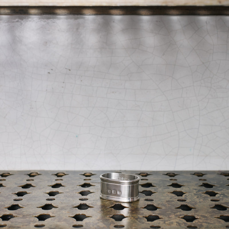 Rond de serviette oval en étain - Cosi Tabellini