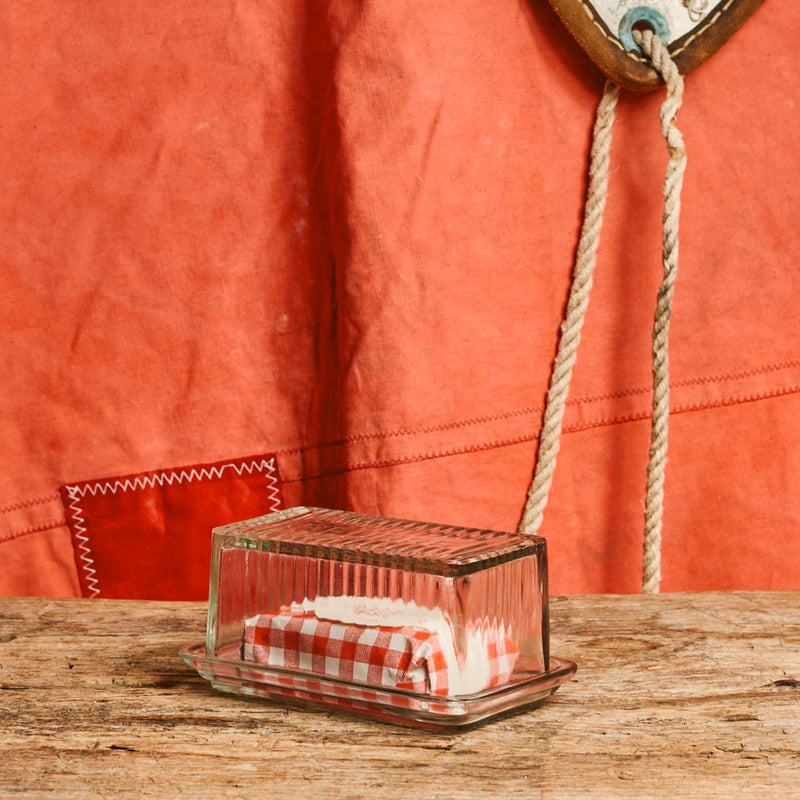 Beurrier en verre moulé