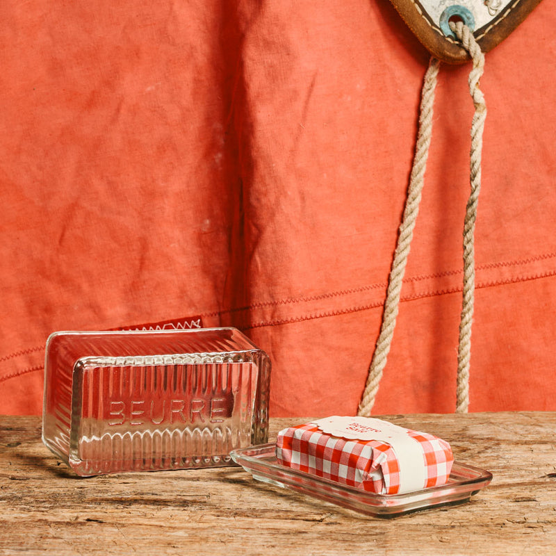 Beurrier en verre moulé