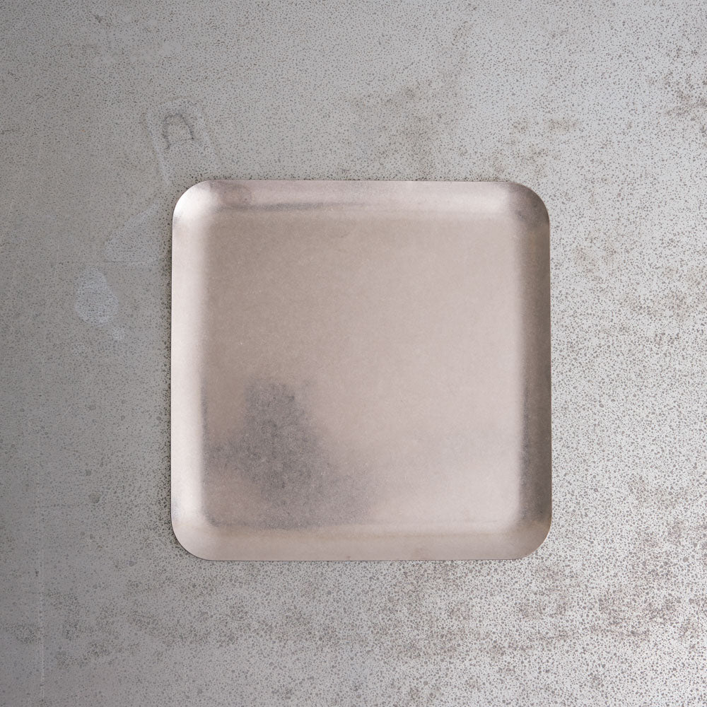 Plateau rectangulaire vintage en métal argenté brillant