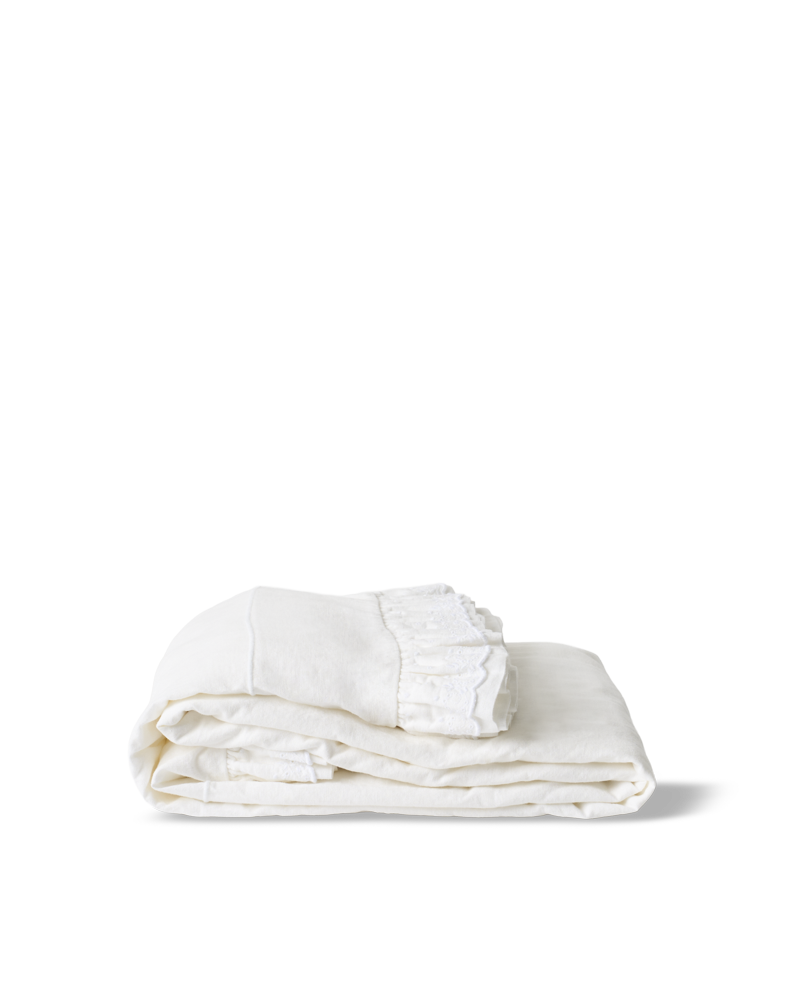 Merci - Embroidered linen tablecloth - 02 Eyelet