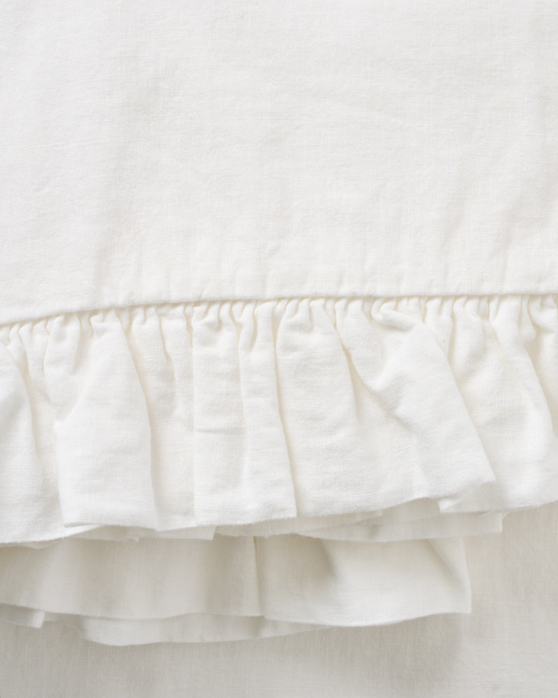 Merci - Embroidered linen tablecloth - 01 Ruched