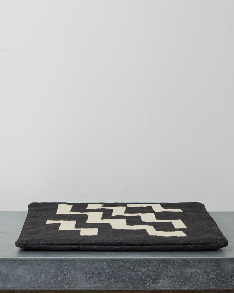 Fennica - Coussin Zabuton Zigzag - Noir