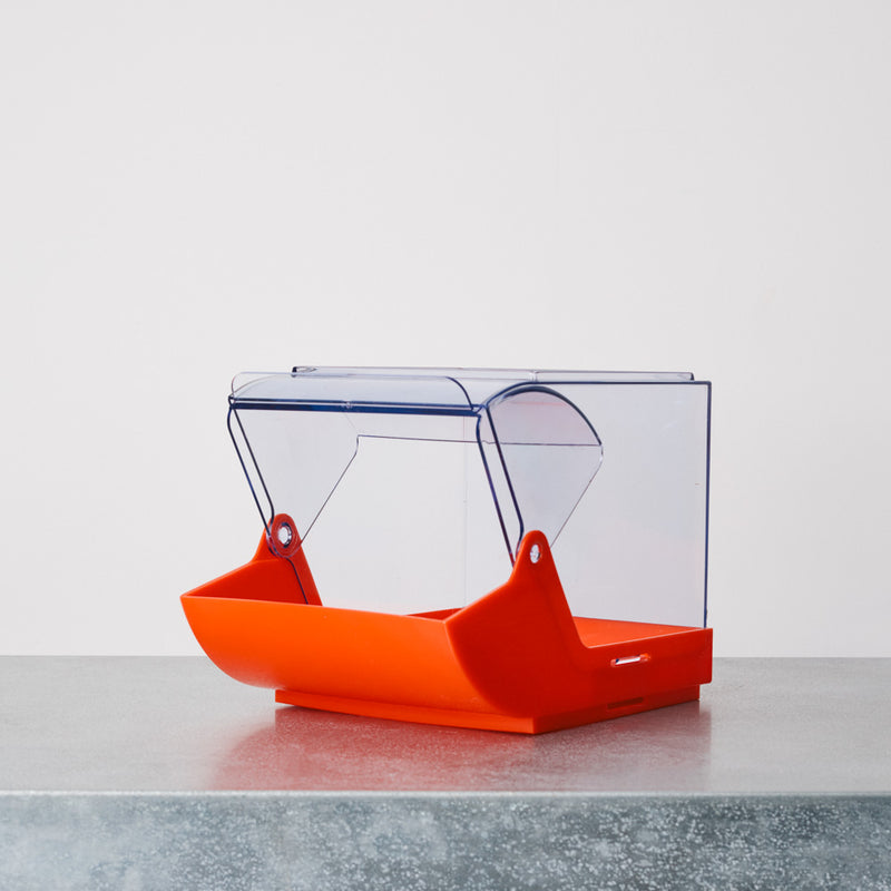 Boîte rouge couvercle