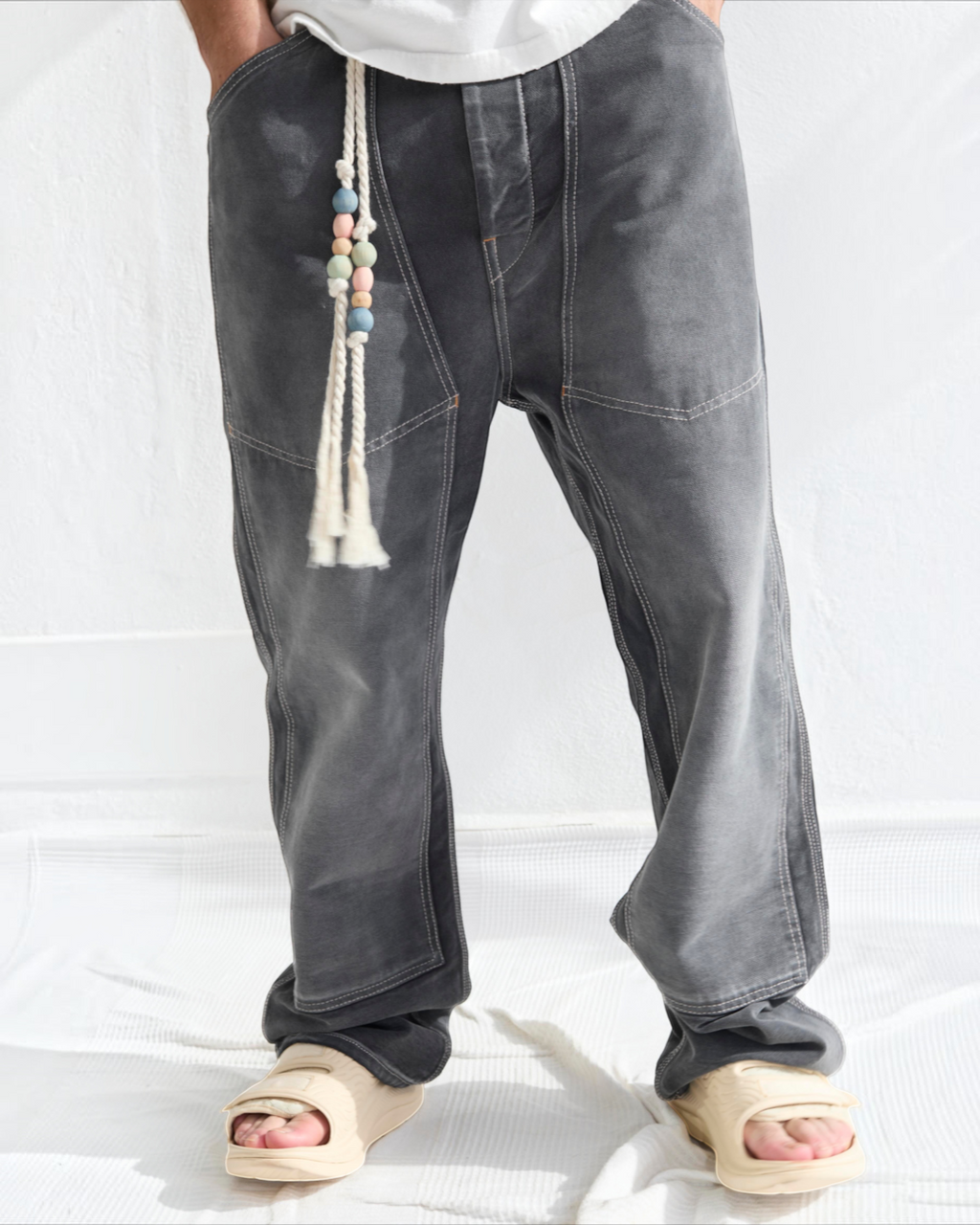 Pantalon Merci Paris Dr Collectors P71 Carpenter noir smoke en tissu japonais avec ceinture en corde et perles