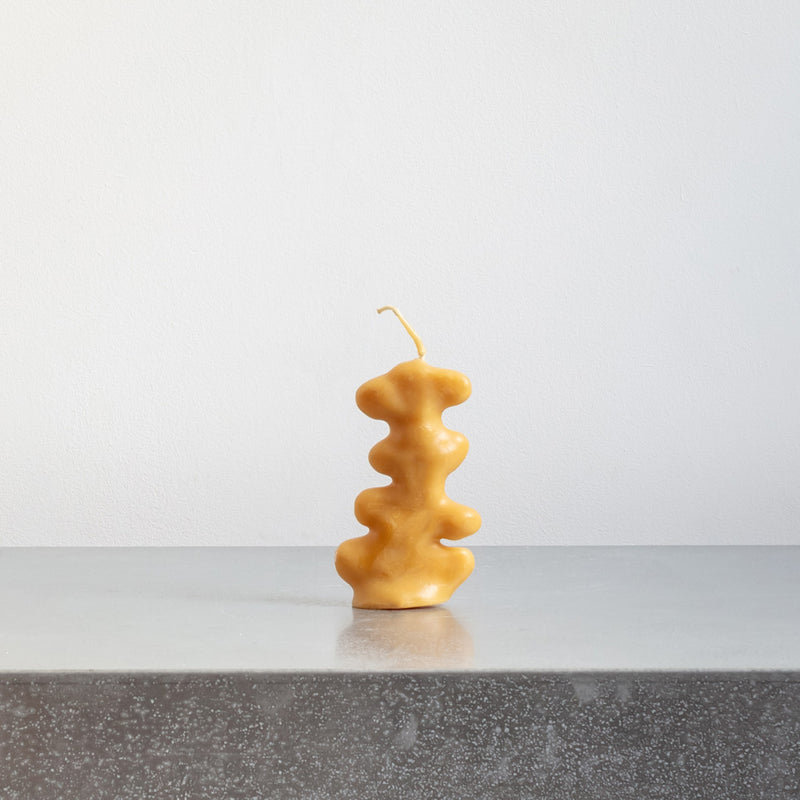 Bougie sculptée à la main