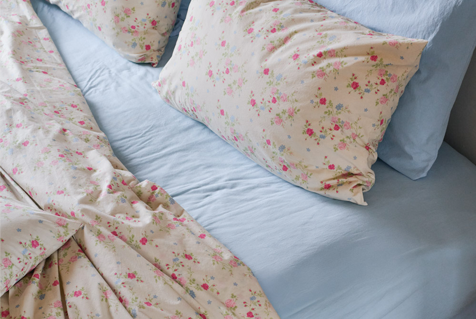 Souvenirs, bed linen