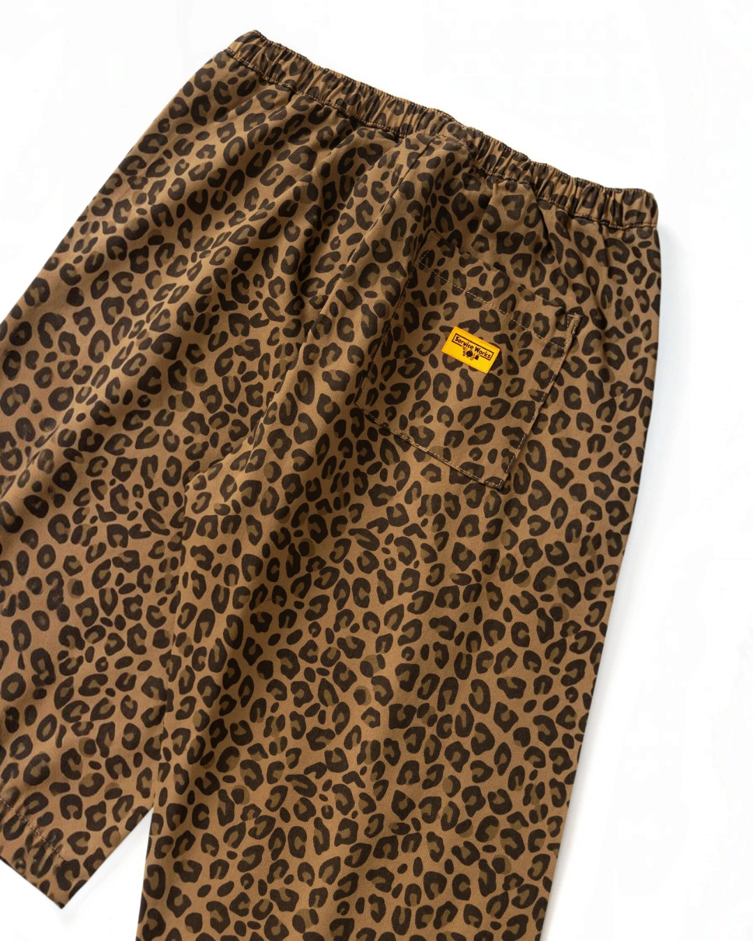 Pantalon de chef Merci Paris Service Works en coton biologique à motif léopard avec taille élastique et poche arrière