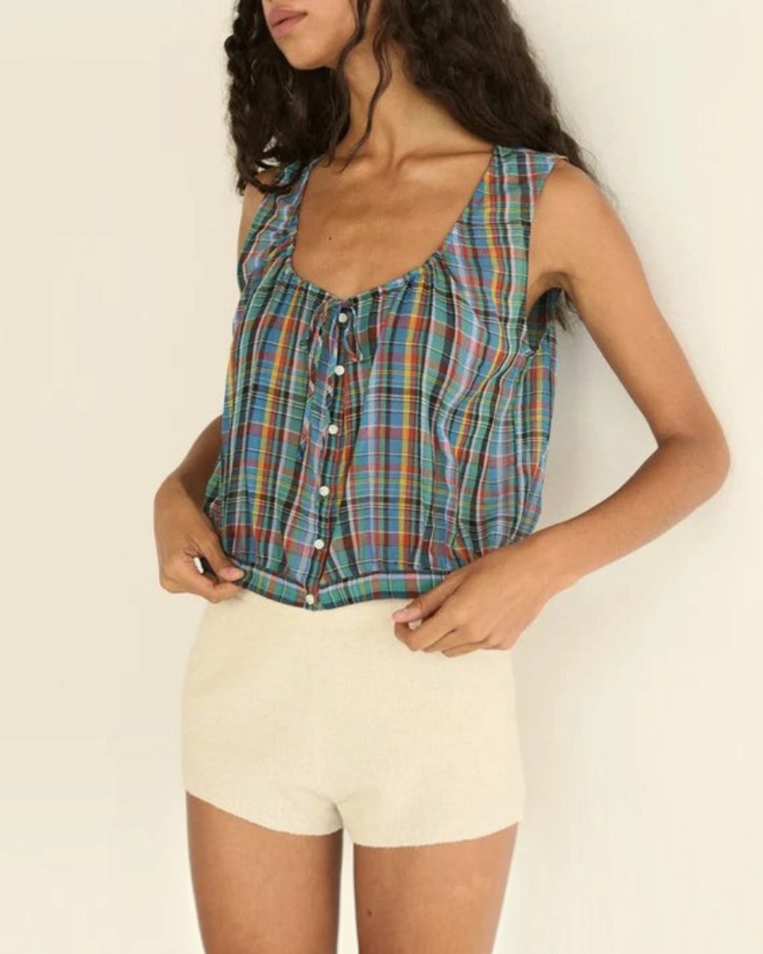 Blouse sans manches Merci Paris Dôen en coton biologique vert à carreaux avec encolure arrondie et boutons en nacre