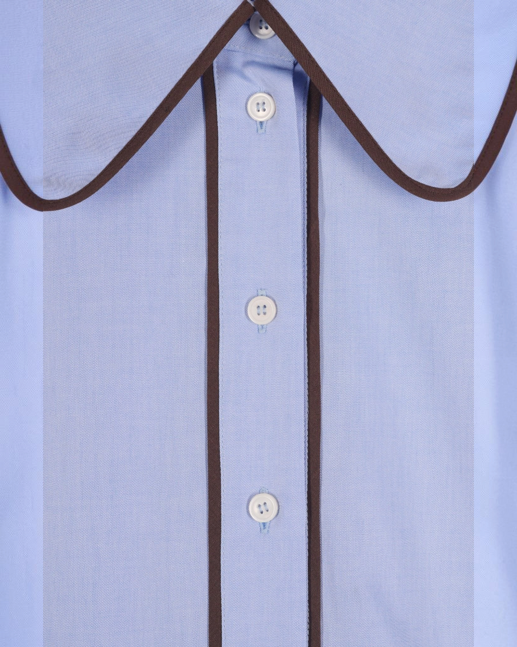 Chemise Merci Paris Maria De La Orden Ala bleu ciel avec col arrondi rétro et finitions contrastées marron