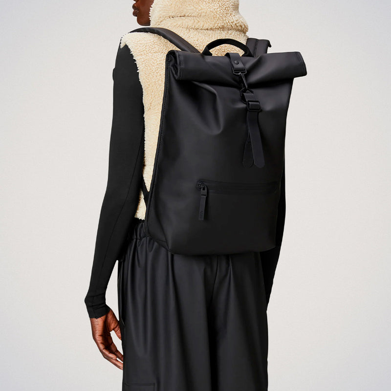 Rains roll top rucksack black sale