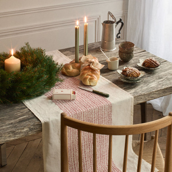 Chemin de table en lin lavé - Brodé Rouge Vermillon - Édition Noël