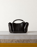Hereu - Sac Arta Mini - Noir – Vue sur banc