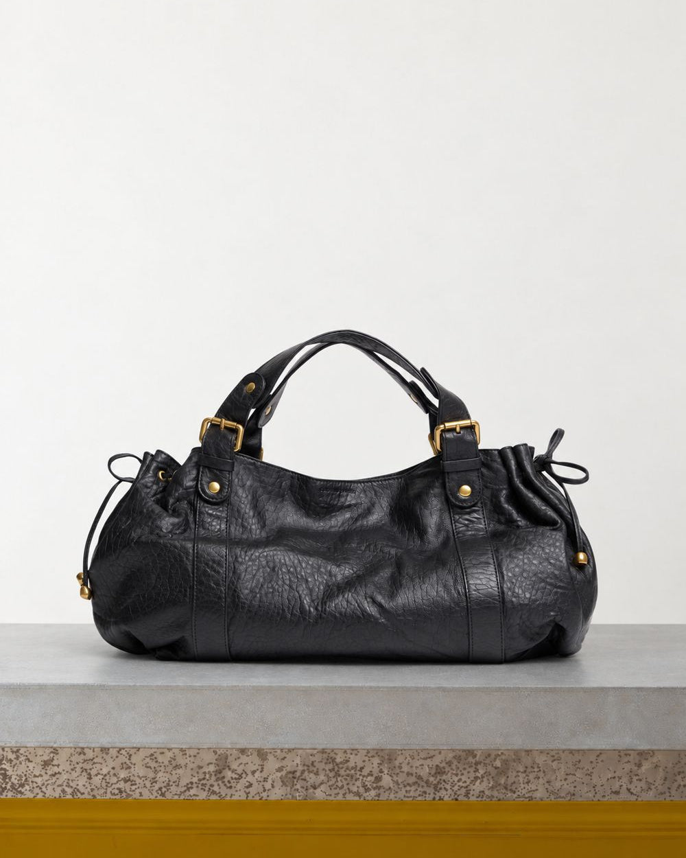 Gerard Darel - Sac À Main En Cuir Bubble 24H - Noir – Vue sur banc