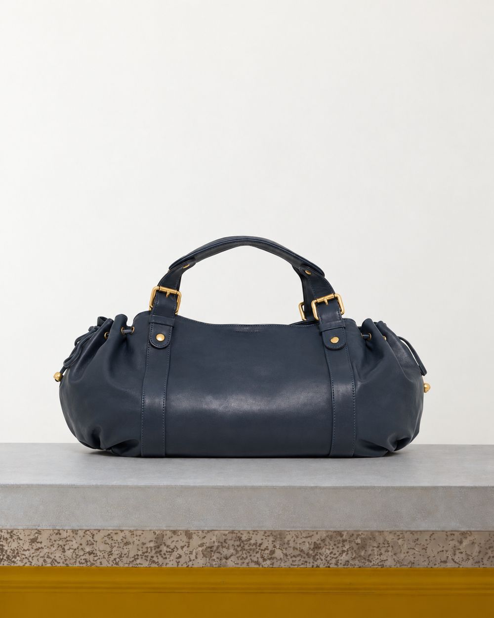 Gerard Darel - Sac À Main En Cuir 24H - Marine – Vue sur banc