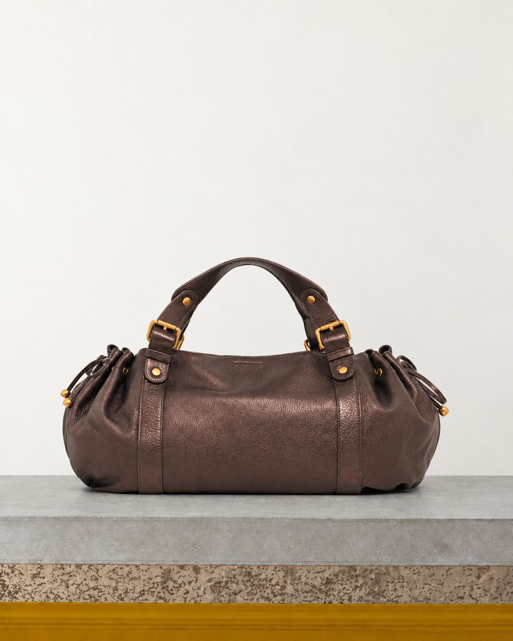 Gerard Darel - Sac À Main En Cuir Métallique 24H - Brun – Vue sur banc