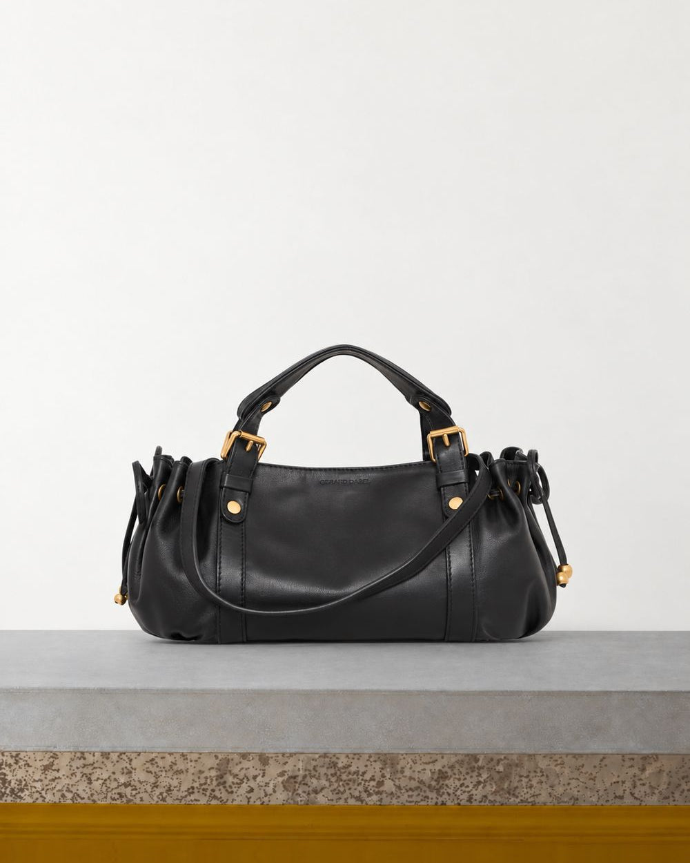 Gerard Darel - Mini Sac À Main En Cuir 12H - Noir – Vue sur banc