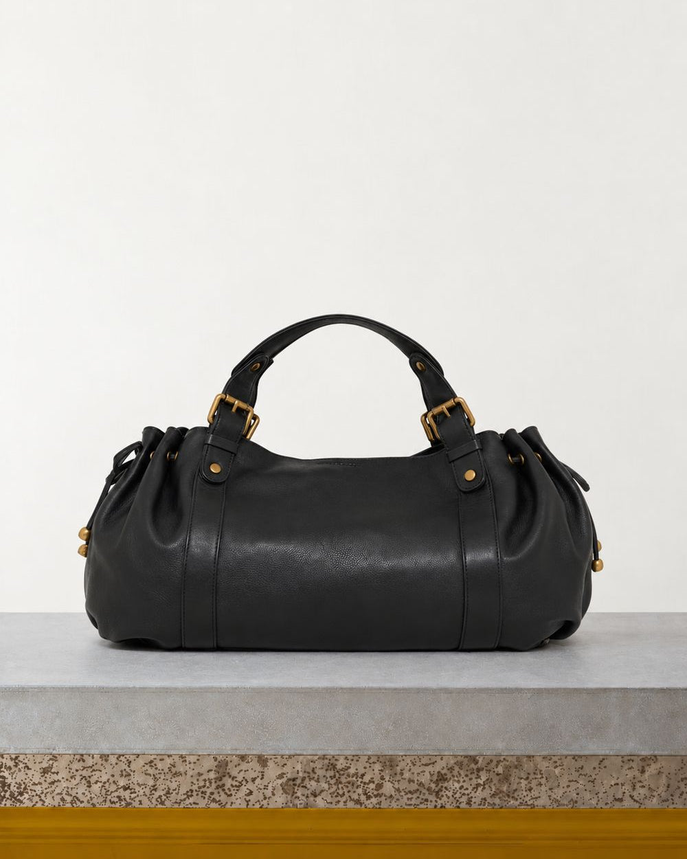 Gerard Darel - Sac À Main En Cuir 24H - Noir – Vue sur banc