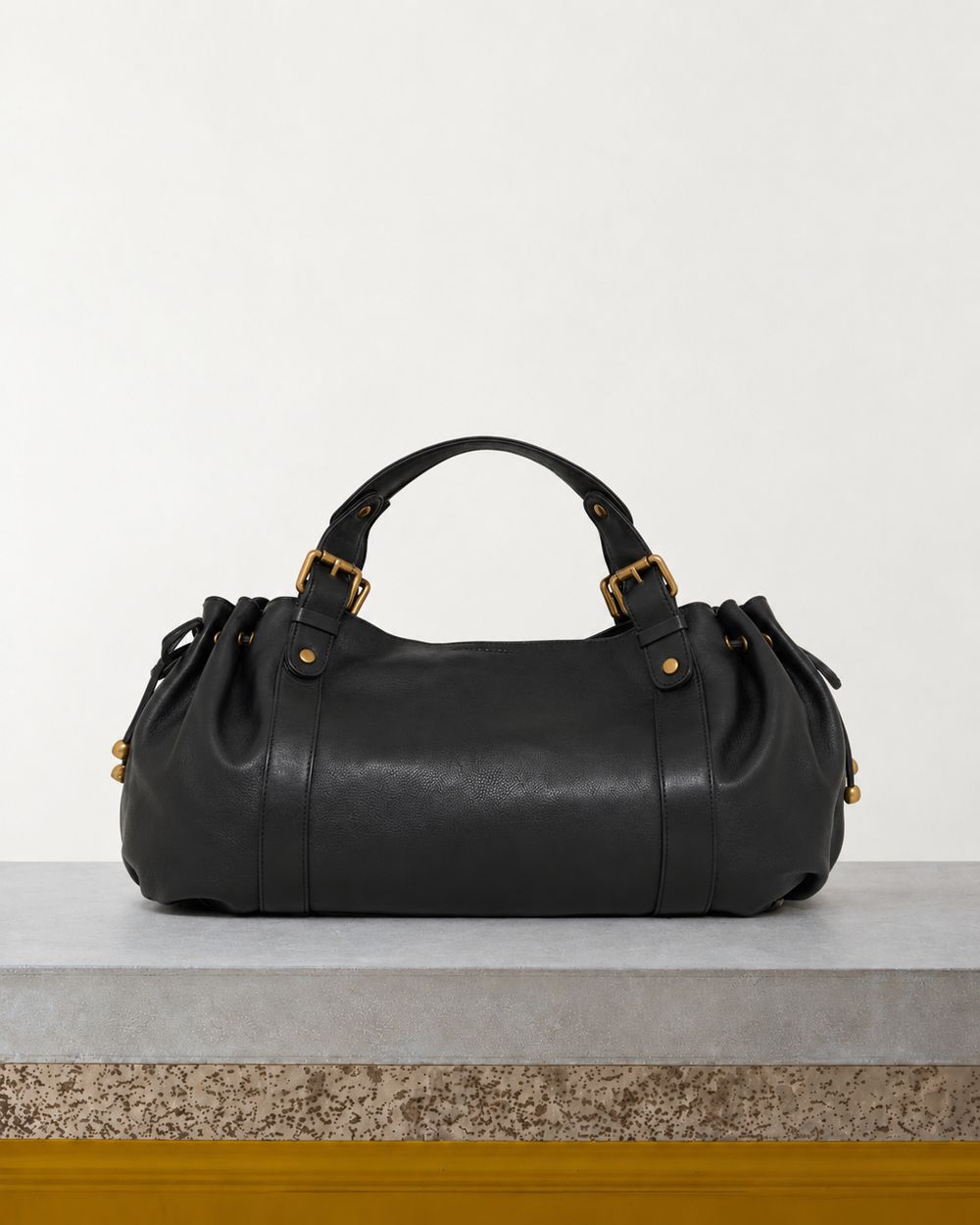 Gerard Darel - Sac À Main En Cuir 24H - Noir – Vue sur banc