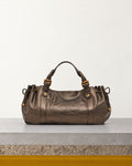 Gerard Darel - Sac À Main En Cuir Métallique 24H - Or – Vue sur banc