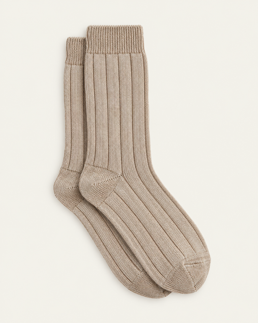 Homecore - Chaussettes en cachemire - Soy Bean — paire en packshot sur fond écru